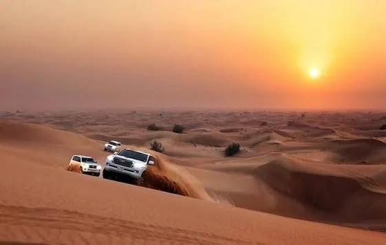 4×4 driving in Dubai desert